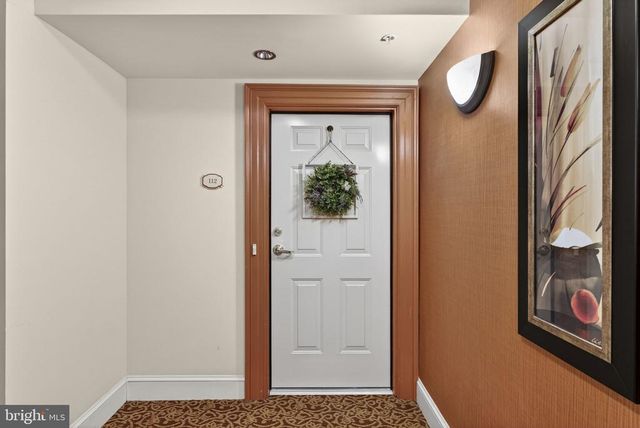 6704 Holly Farm Ln Unit 112, Warrenton, VA 20187