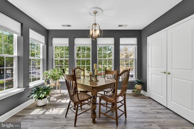 6704 Holly Farm Ln Unit 112, Warrenton, VA 20187
