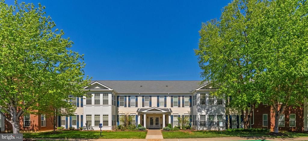 6704 Holly Farm Ln Unit 112, Warrenton, VA 20187