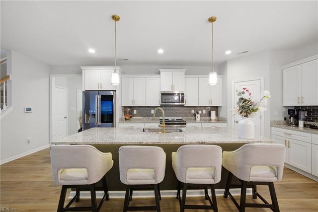977 Hillpoint RD, Suffolk, VA 23434
