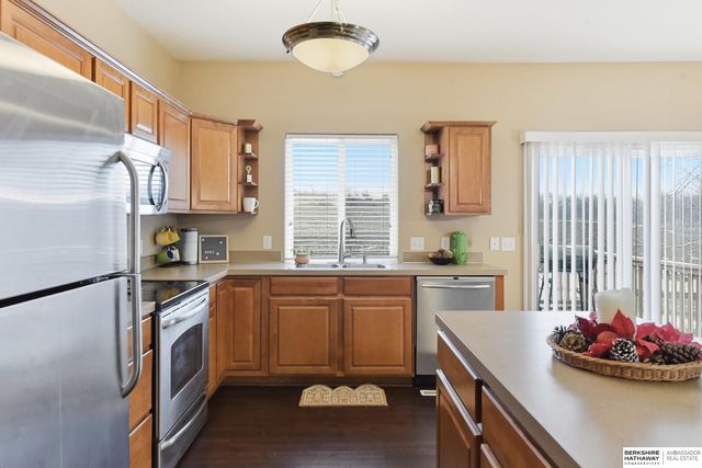 7664 Potter St, Omaha, NE 68122