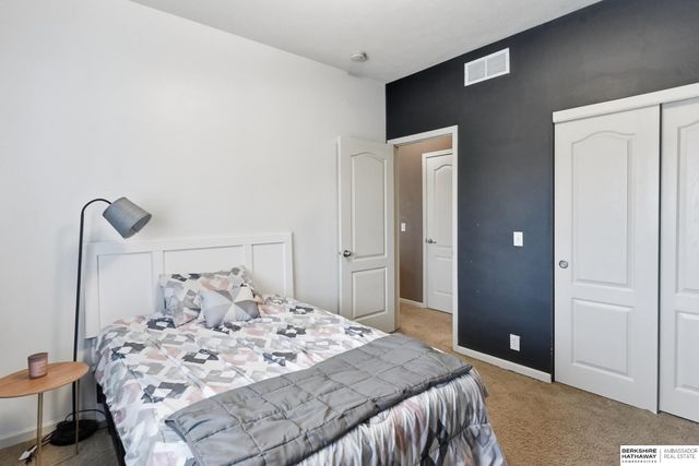 7664 Potter St, Omaha, NE 68122