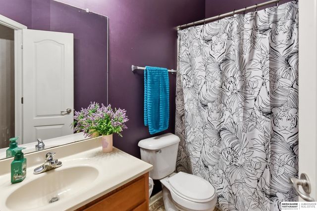 7664 Potter St, Omaha, NE 68122