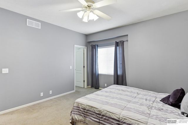 7664 Potter St, Omaha, NE 68122