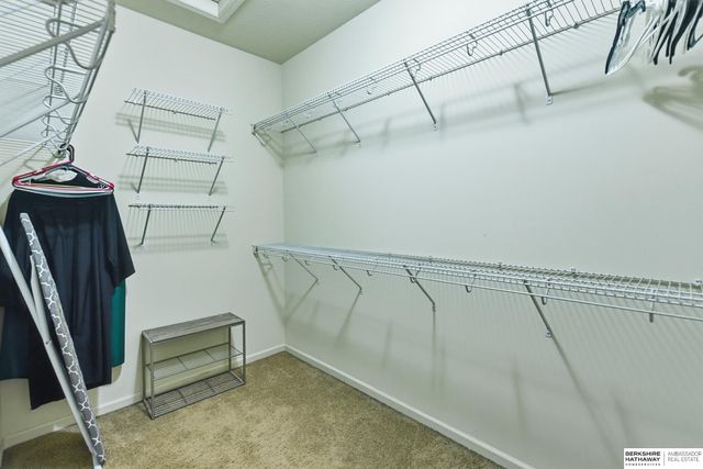 7664 Potter St, Omaha, NE 68122