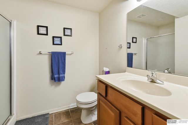 7664 Potter St, Omaha, NE 68122