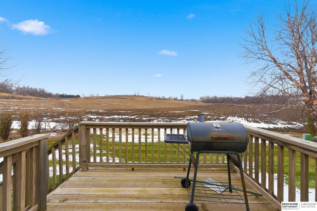 7664 Potter St, Omaha, NE 68122