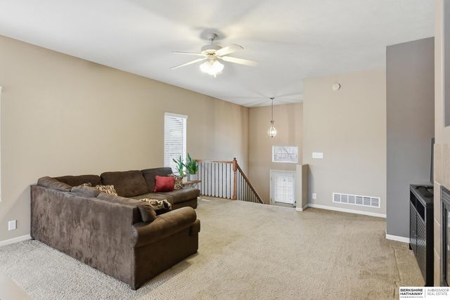 7664 Potter St, Omaha, NE 68122