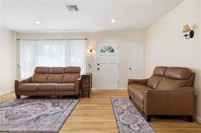 1845 N Evergreen, Burbank, CA 91505