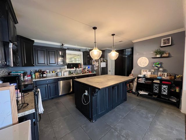 8860 Sharon Hills St, Baton Rouge, LA 70811