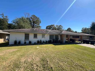 8860 Sharon Hills St, Baton Rouge, LA 70811