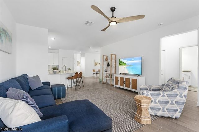 20210 Kingmont DR, Estero, FL 33913