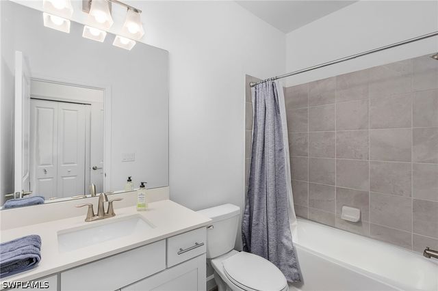 20210 Kingmont DR, Estero, FL 33913