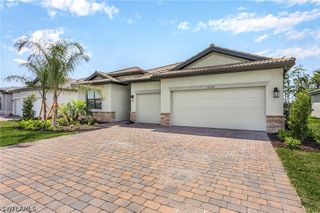 20210 Kingmont DR, Estero, FL 33913
