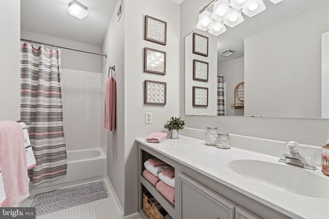 162 GOLF CLUB DR, Langhorne, PA 19047