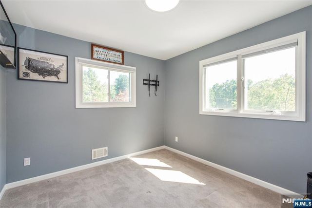 7 Cumberland Road, West Milford, NJ 07480