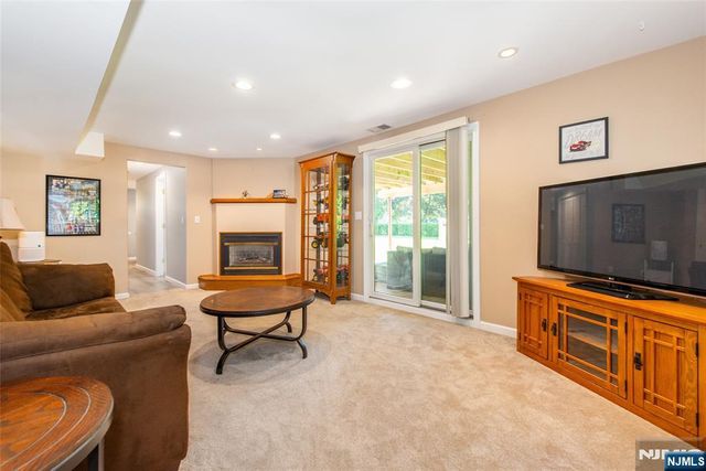 7 Cumberland Road, West Milford, NJ 07480