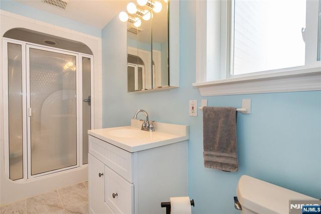7 Cumberland Road, West Milford, NJ 07480