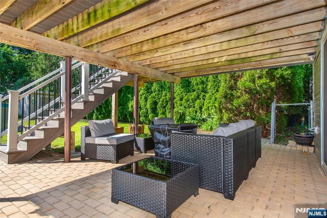 7 Cumberland Road, West Milford, NJ 07480