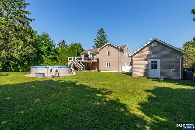 7 Cumberland Road, West Milford, NJ 07480