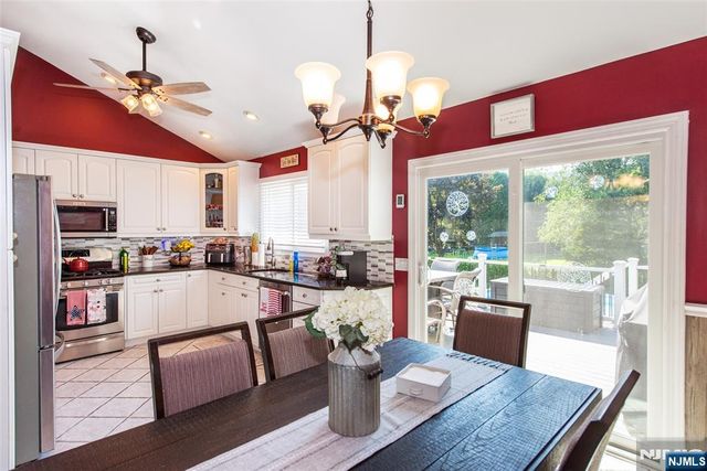 7 Cumberland Road, West Milford, NJ 07480