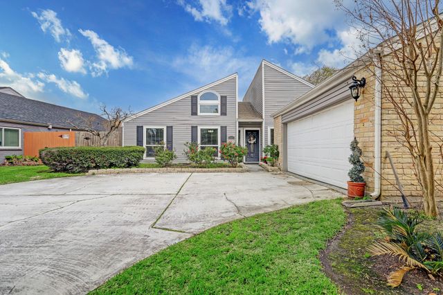 2235 Round Lake Drive, Houston, TX 77077