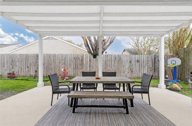 2235 Round Lake Drive, Houston, TX 77077