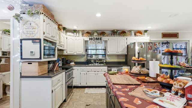 25 Carolyn Lane, Rossville, GA 30741