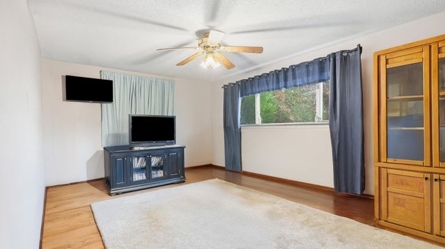 25 Carolyn Lane, Rossville, GA 30741