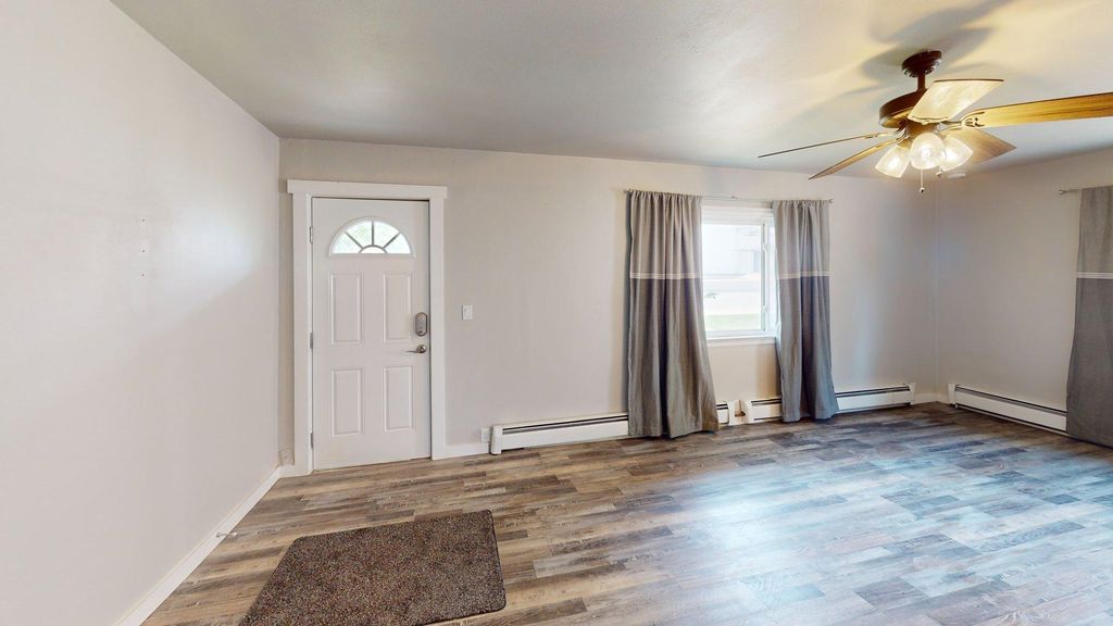 343 Great Western Ave, Lovell, WY 82431 photo 2
