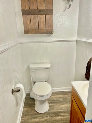 215 HEIGHTS HILL RD, Barboursville, VA 22923