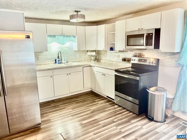 215 HEIGHTS HILL RD, Barboursville, VA 22923