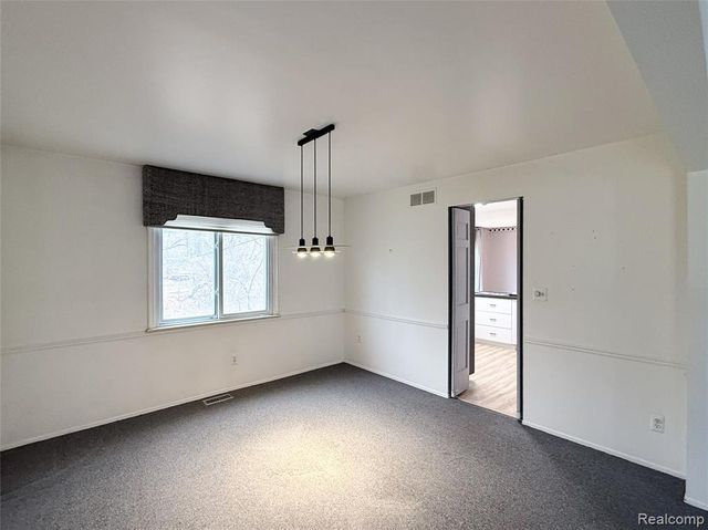 21660 Riverview Drive, Beverly Hills, MI 48025