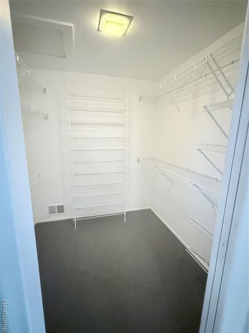 21660 Riverview Drive, Beverly Hills, MI 48025