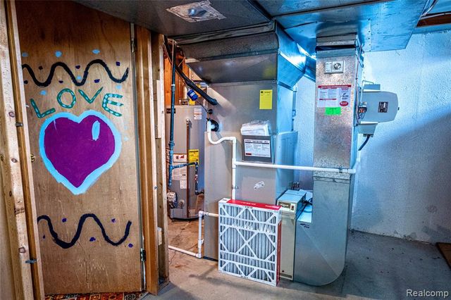 21660 Riverview Drive, Beverly Hills, MI 48025