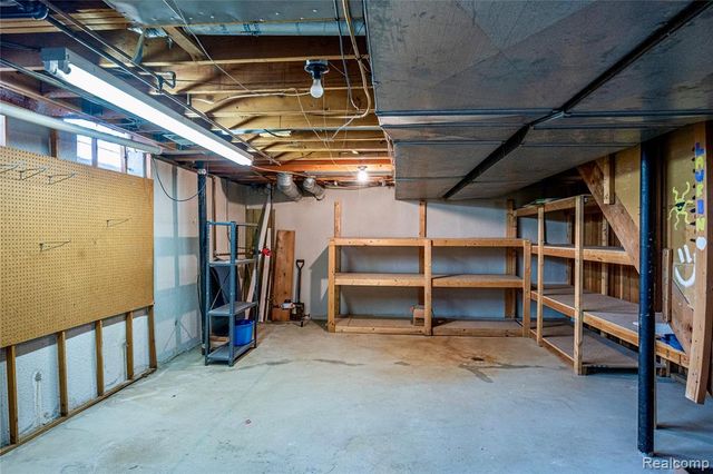 21660 Riverview Drive, Beverly Hills, MI 48025