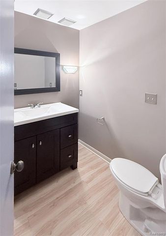 21660 Riverview Drive, Beverly Hills, MI 48025