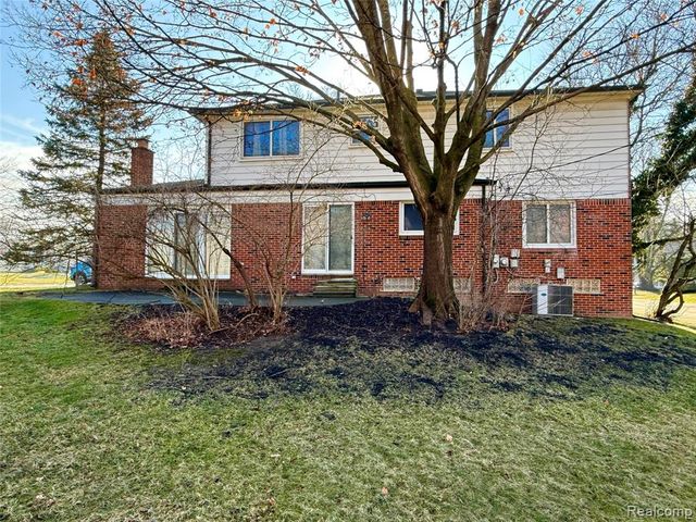 21660 Riverview Drive, Beverly Hills, MI 48025