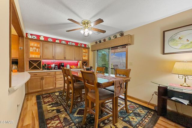 429 Deer Path Lane, Gatlinburg, TN 37738