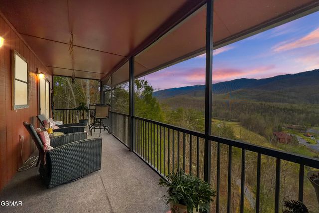 429 Deer Path Lane, Gatlinburg, TN 37738