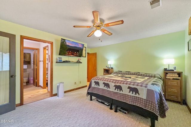 429 Deer Path Lane, Gatlinburg, TN 37738