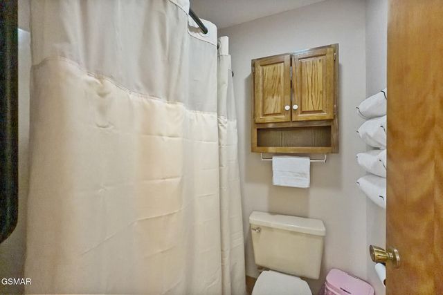 429 Deer Path Lane, Gatlinburg, TN 37738