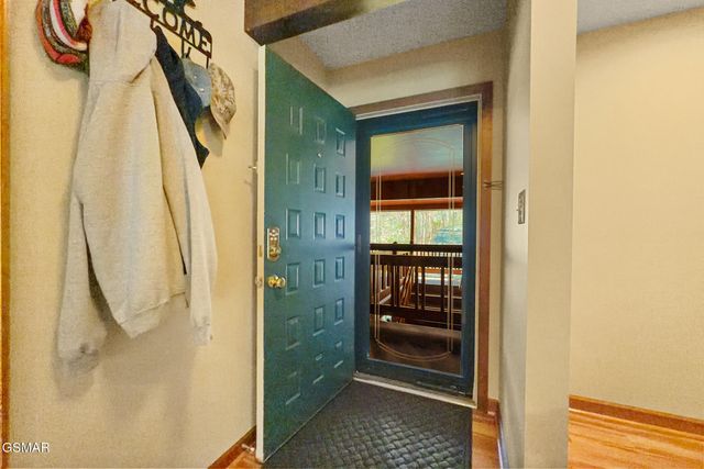 429 Deer Path Lane, Gatlinburg, TN 37738