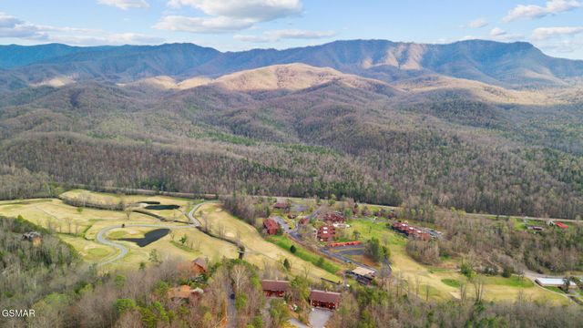 429 Deer Path Lane, Gatlinburg, TN 37738