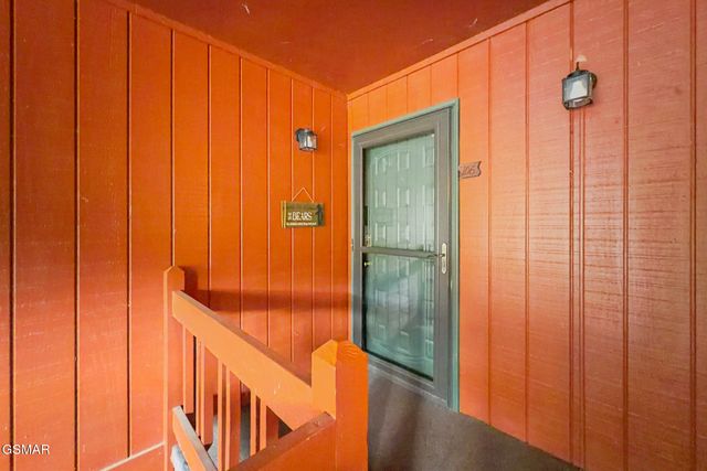 429 Deer Path Lane, Gatlinburg, TN 37738