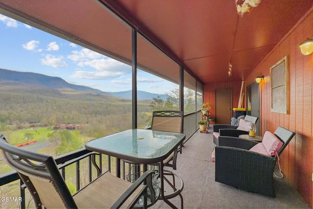 429 Deer Path Lane, Gatlinburg, TN 37738