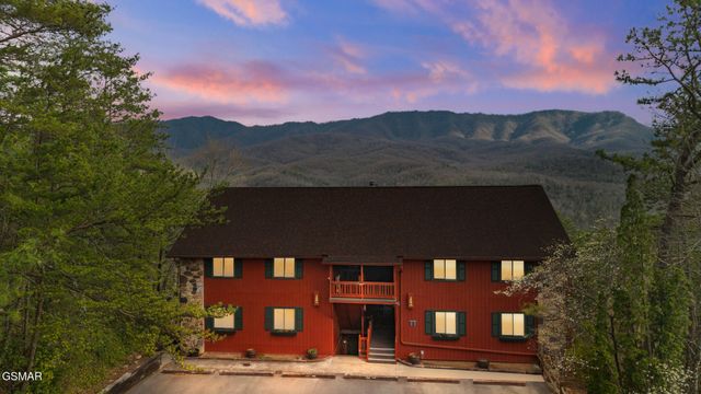 429 Deer Path Lane, Gatlinburg, TN 37738