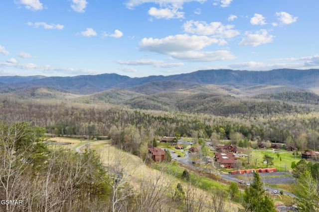 429 Deer Path Lane, Gatlinburg, TN 37738