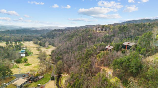 429 Deer Path Lane, Gatlinburg, TN 37738