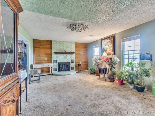 19184 E Summer Lane, Claremore, OK 74019